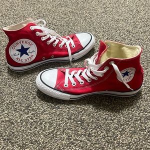 Chuck taylor!!!!